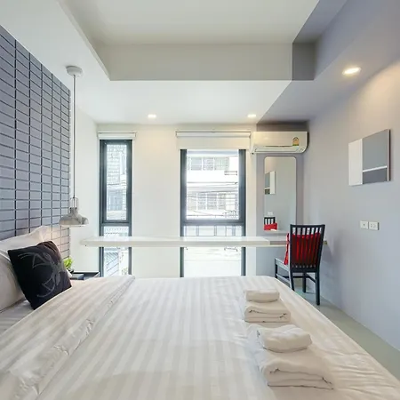 24 Degree Hotel & Hostels