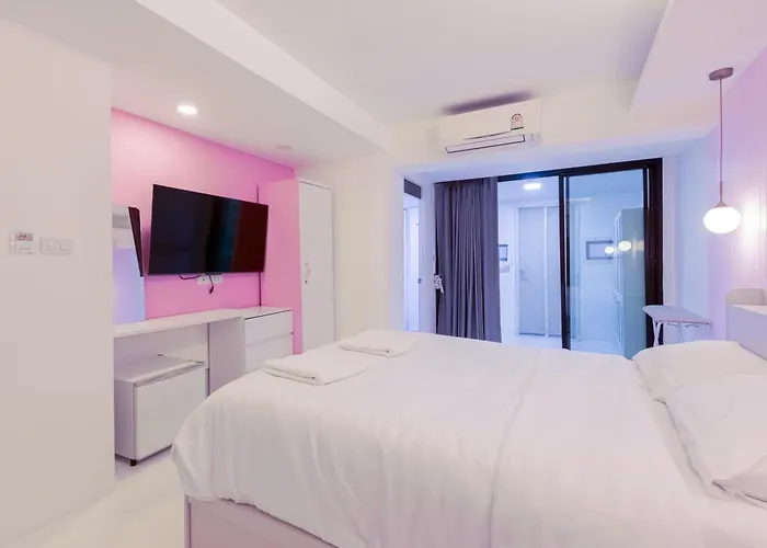 24 Degree & Hotel